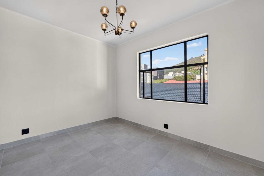 1 Bedroom Property for Sale in Sea Point Western Cape